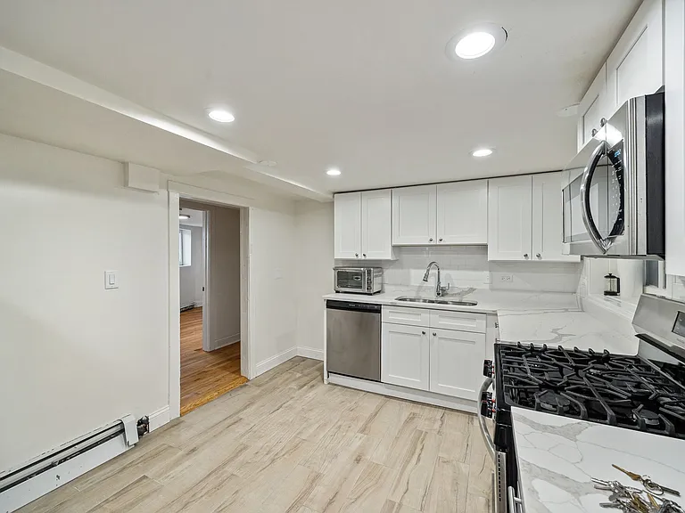 2146 Maple Ave #G — Photo 9