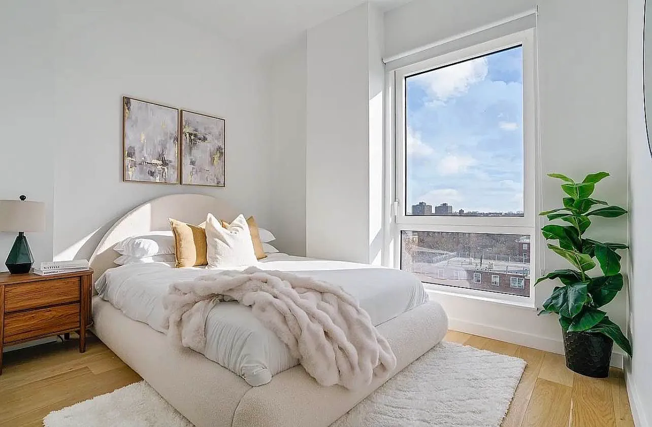 11-14 35th Avenue — Photo 3