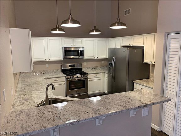 4th image of 10309 Birch Bluff Ln