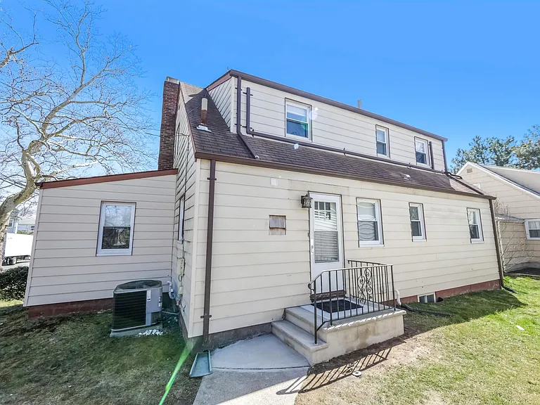 262 James St — Photo 21