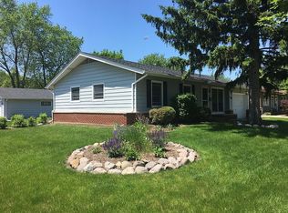 848 Crest Ave, Elk Grove Village, IL 60007