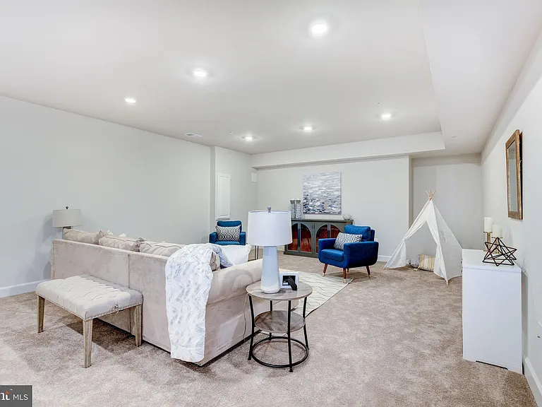 6547 Clubhouse Dr — Photo 74