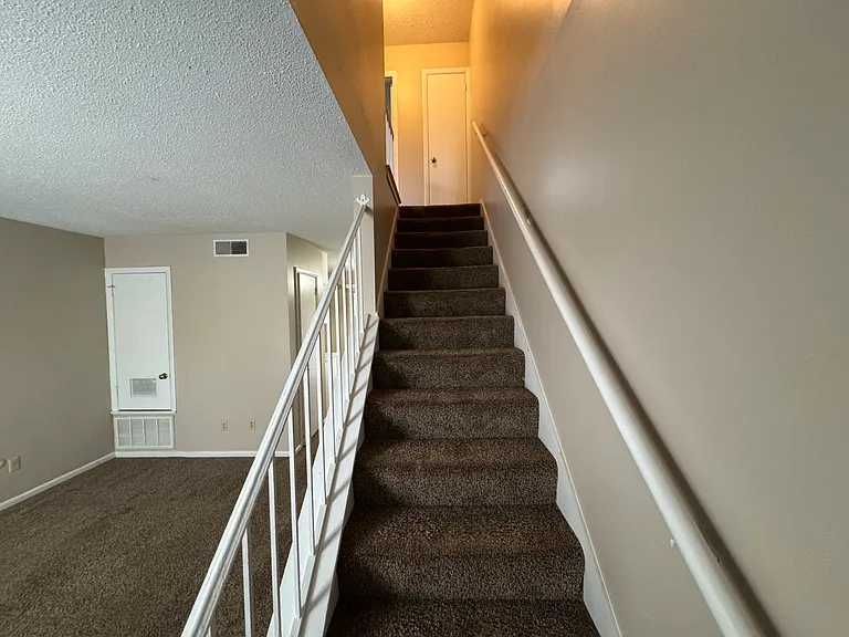 6321 Kavanaugh Blvd #4 — Photo 5
