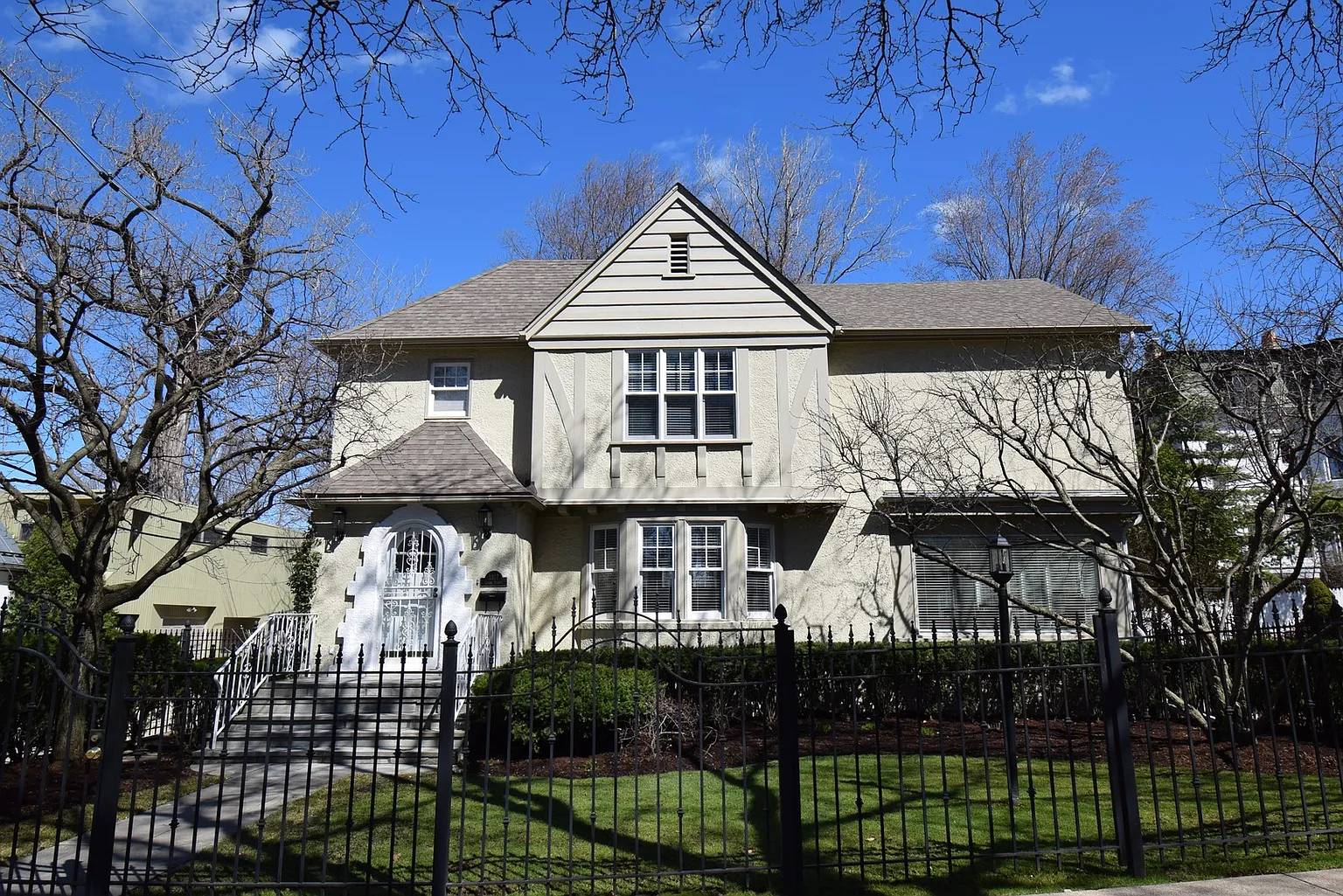 1317 Lyons St photo 1