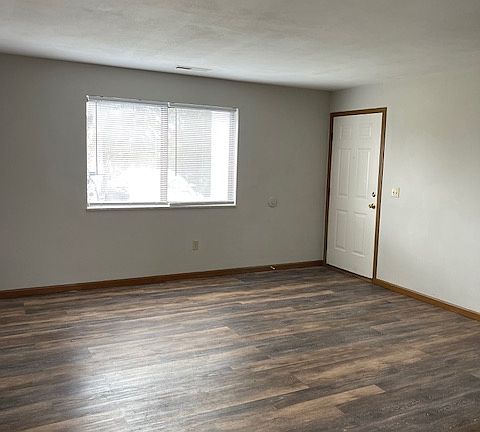 2nd image of 44 Orchard Dr APT 11