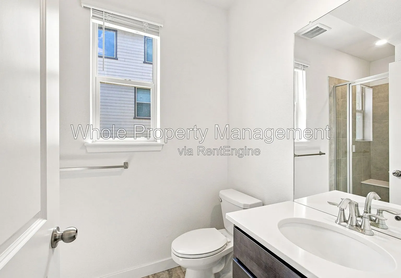 4 bed, 3.5 bath, 2428 sqft, $3,800 — Photo 4