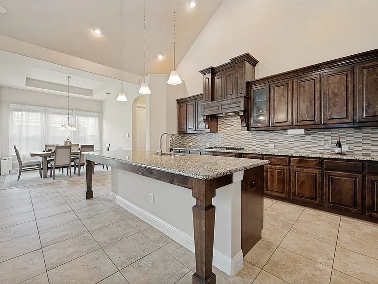 13340 Sellaronda Way — Photo 9