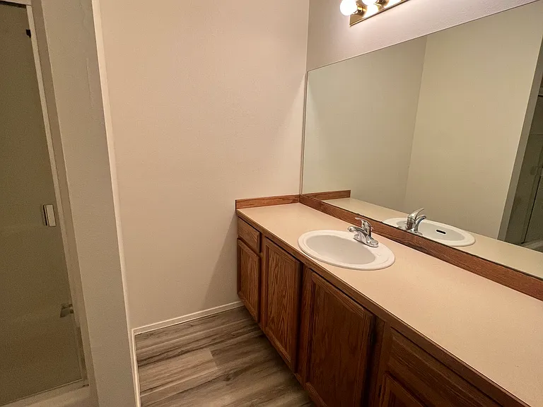 709 NE Savannah Dr #3 — Photo 17