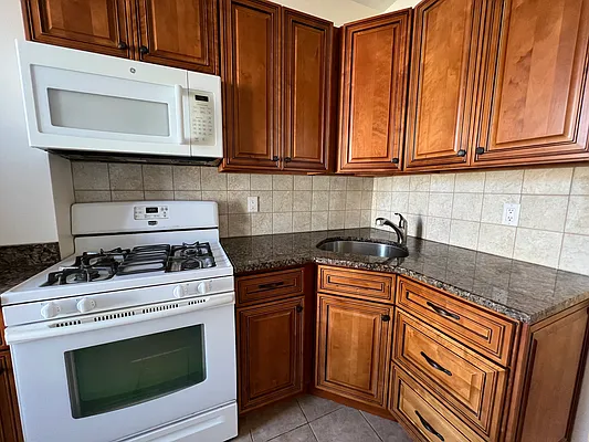 Rented by Welcome Home Real Estate | media 4