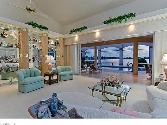 4th image of 766 S Barfield Dr