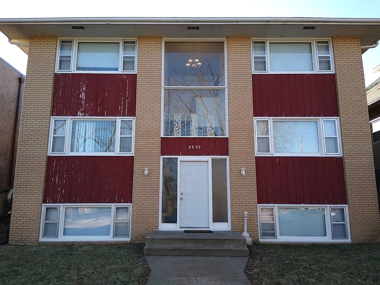 2335 B — Photo 1