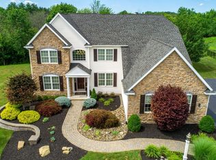 17 Charterpoint Rd, Watervliet, NY 12189