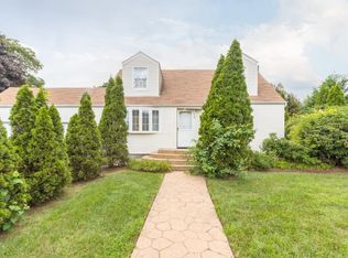 532 18th St, West Babylon, NY 11704