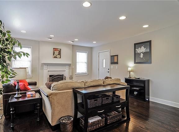 2nd image of 909 Woodmont Blvd