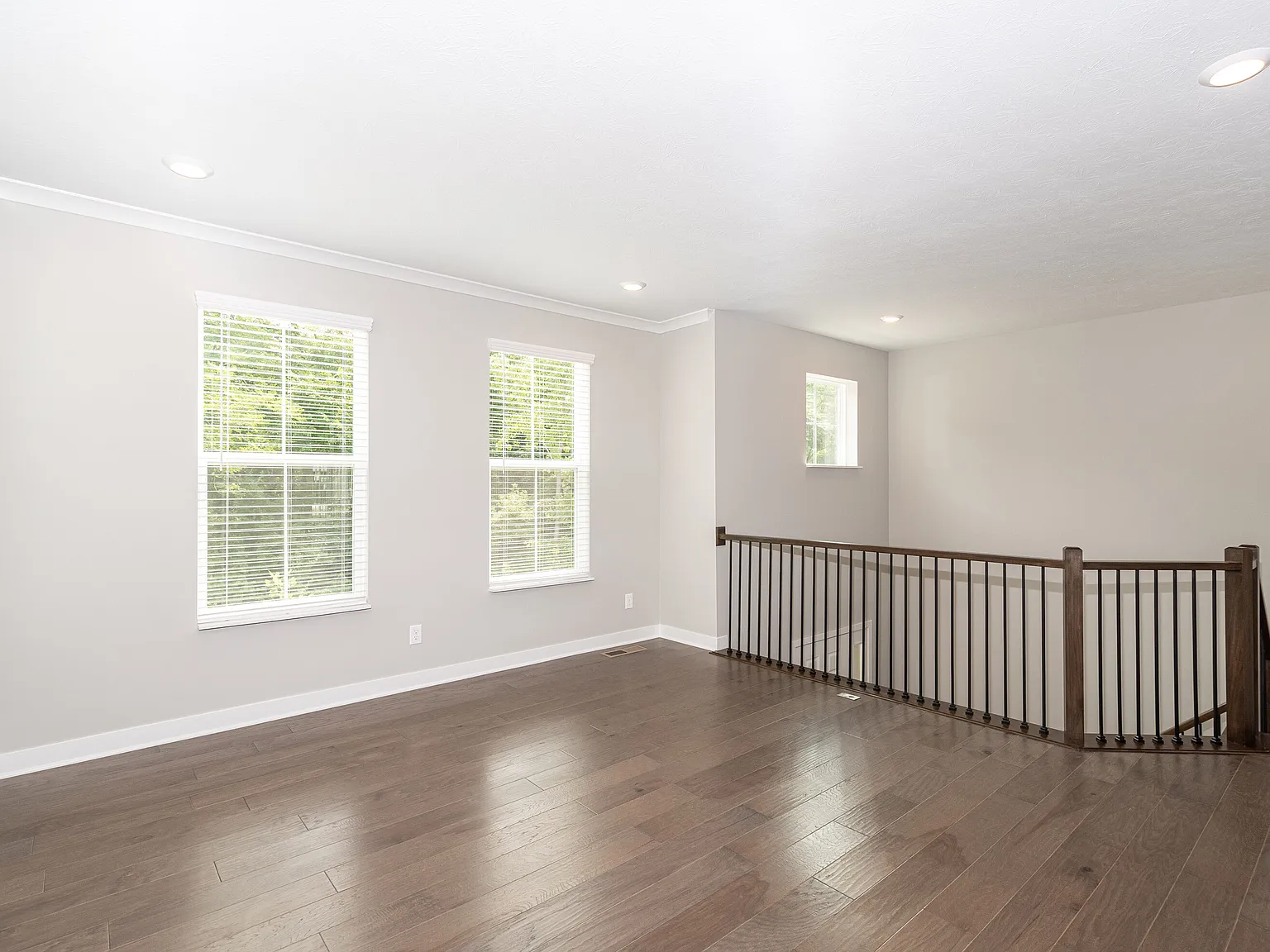 3 bed, 2240 sqft, $3,200 — Photo 4