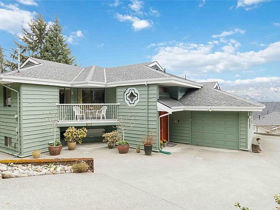 2nd image of 817 Aros Rd