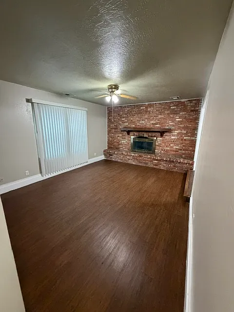 3 bed, 1.5 bath, 1367 sqft, $1,300 — Photo 3