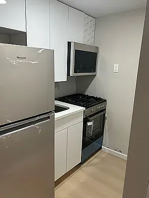 414 East 11th Street — Photo 4