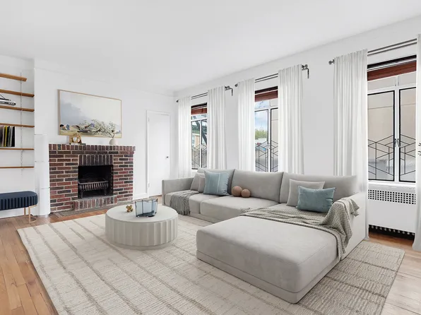 32 Downing Street image 1 of 9