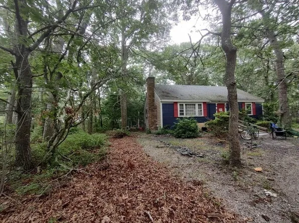 2 Elizabeth Lane, West Yarmouth, MA 02673