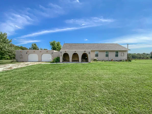 68 County Road 8492, Green Forest, AR 72638