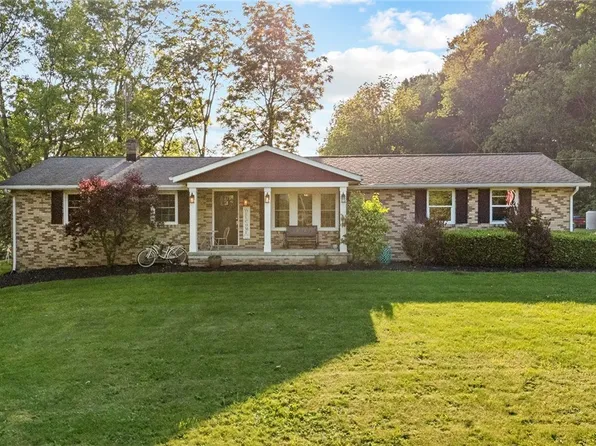 5765 Maplegrove Ave NE, Louisville, OH 44641