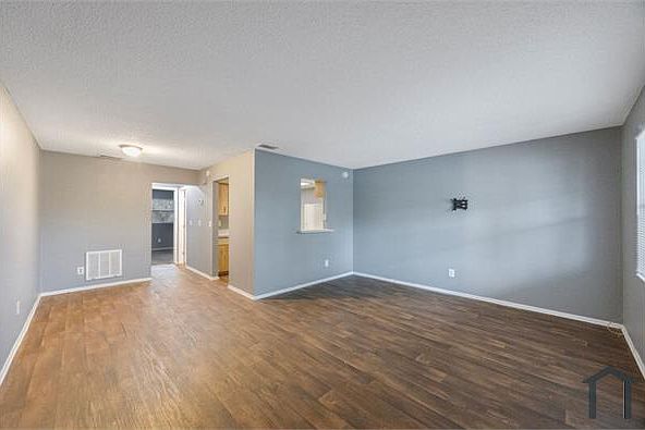 1st image of 1132 Auburn St APT 203