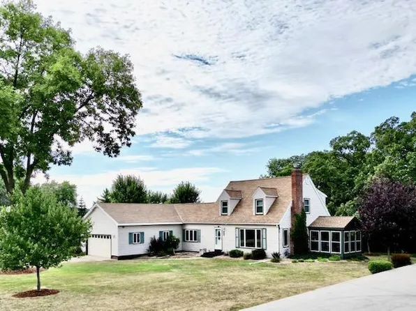 225 E Oak St, Redwood Falls, MN 56283