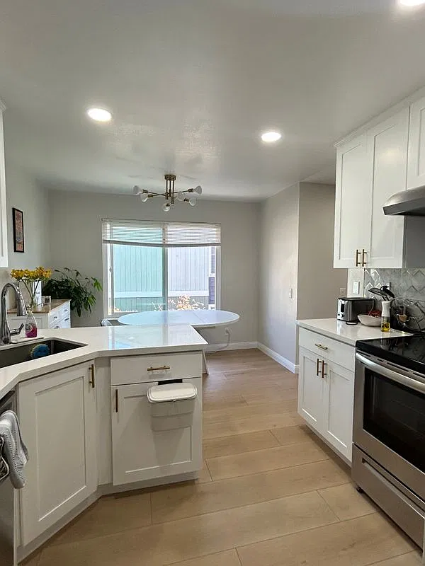 2 bed, 2.0 bath, 975 sqft, $3,200 — Photo 3