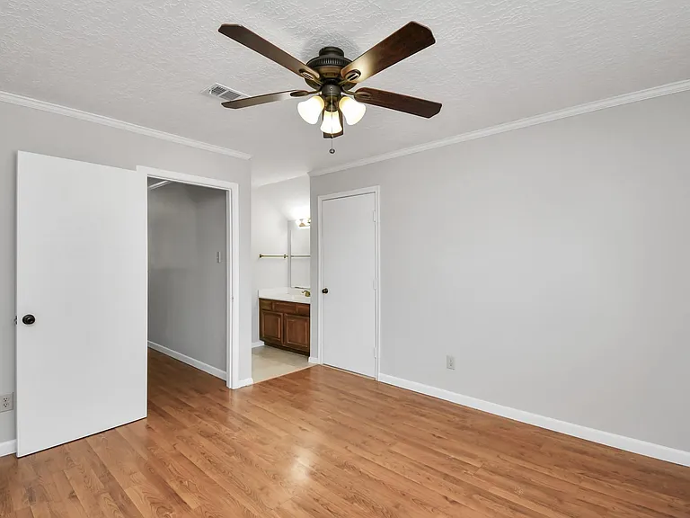 315 Muirwood Ln — Photo 26