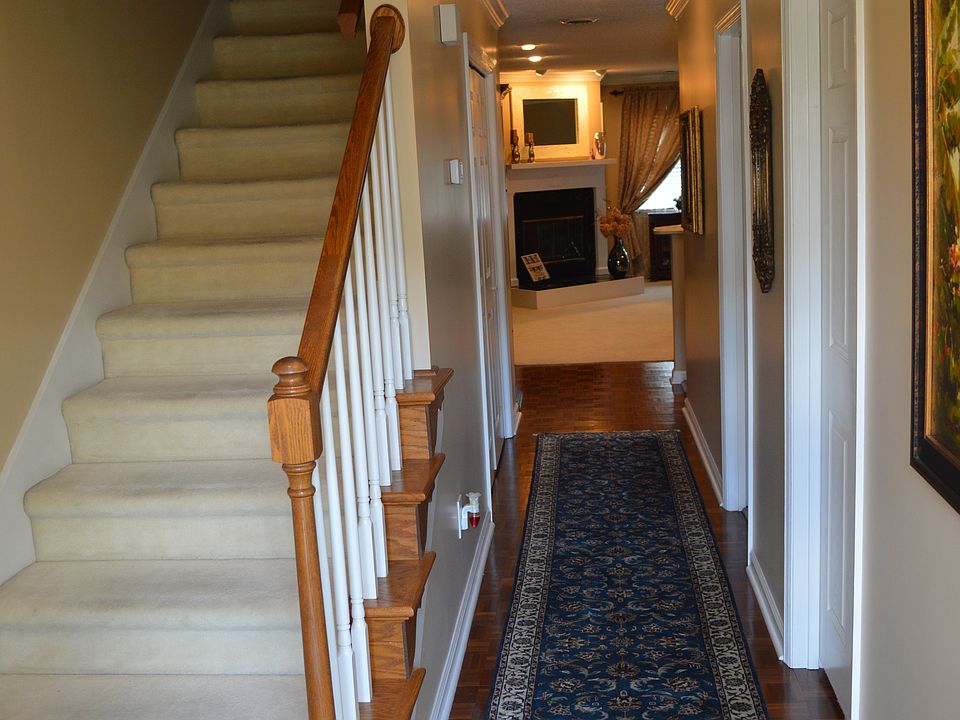 1st image of 617 Franklin Square Ct Unit B