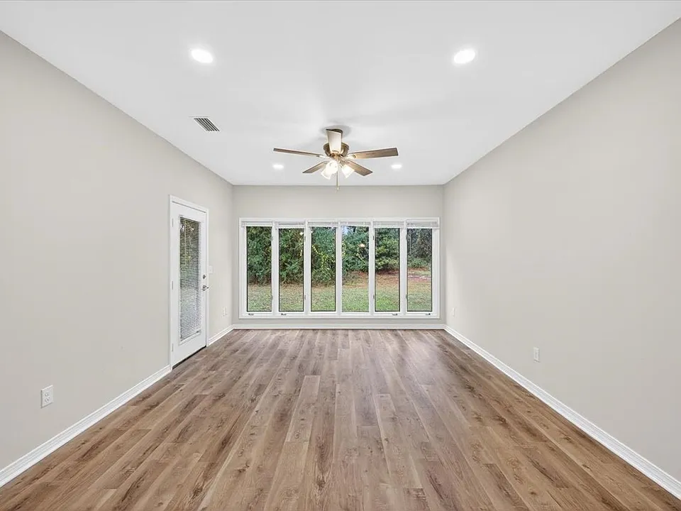 1940 Bluewater Blvd