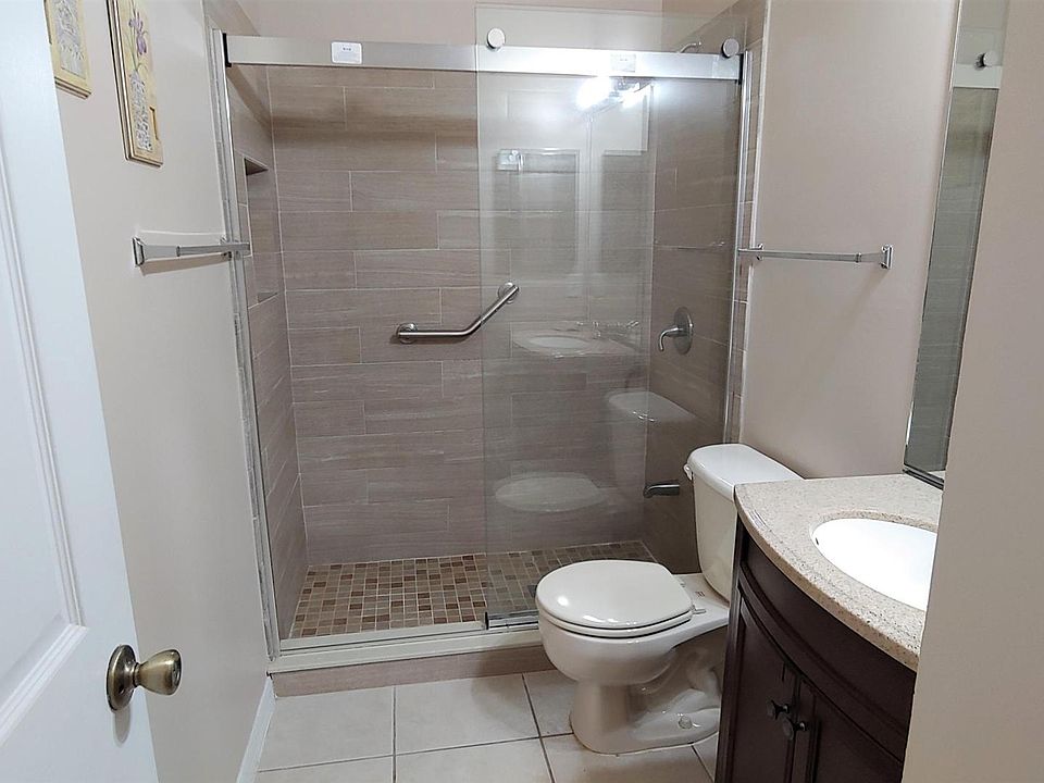1st image of 1101 SE Menores Ave