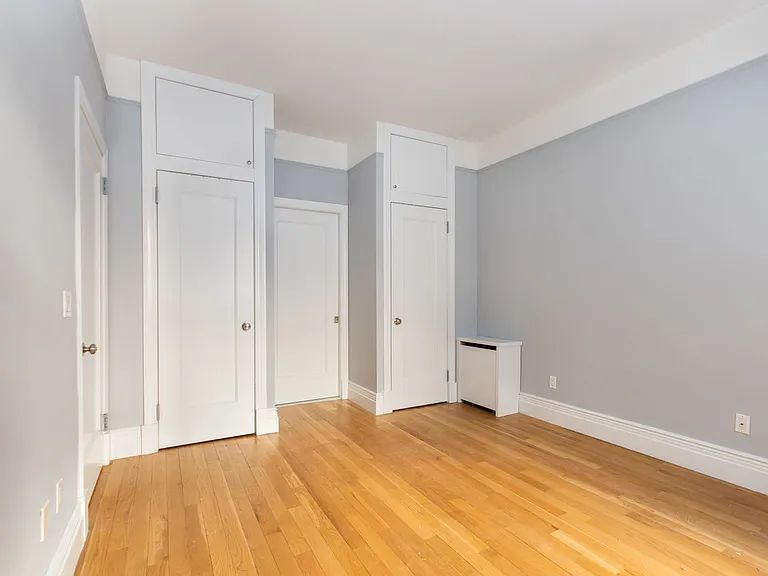 310 W 97th St #21 — Photo 8