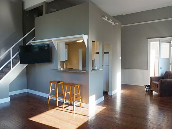 5th image of 108 W Byers Pl APT 207