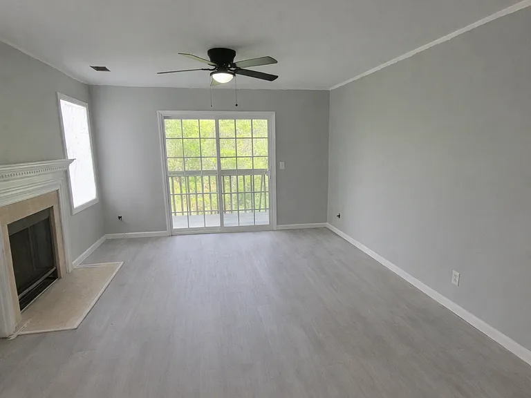 962 Stewarts Creek Dr #1 — Photo 4