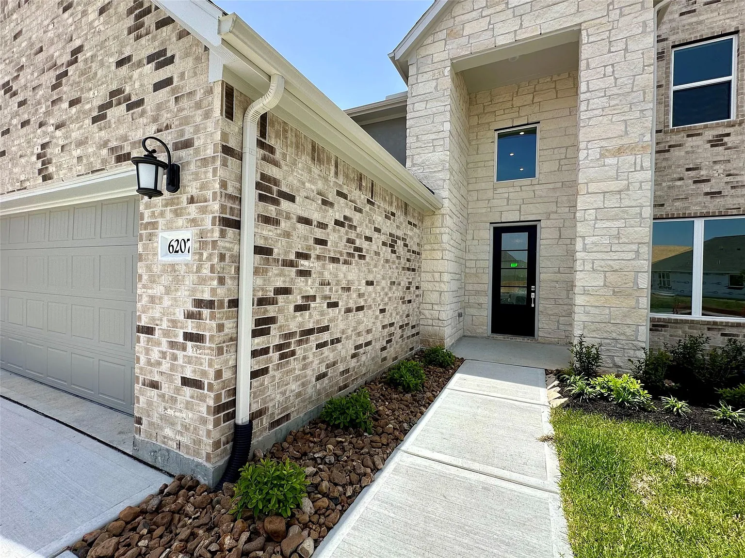 4 bed, 3.5 bath, 2795 sqft, $3,650 — Photo 3