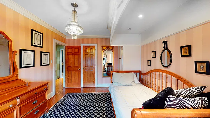 Sold by Capri Jet Realty Corp | media 21