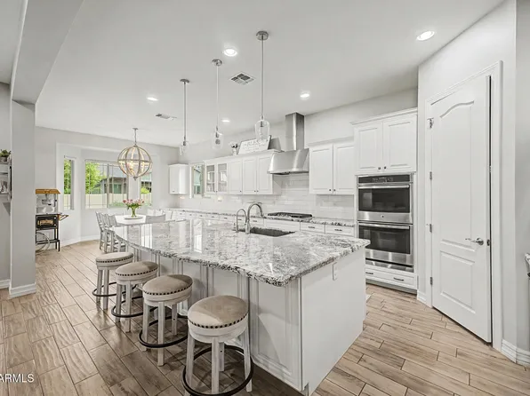2943 E BLOOMFIELD Parkway, Gilbert, AZ 85296