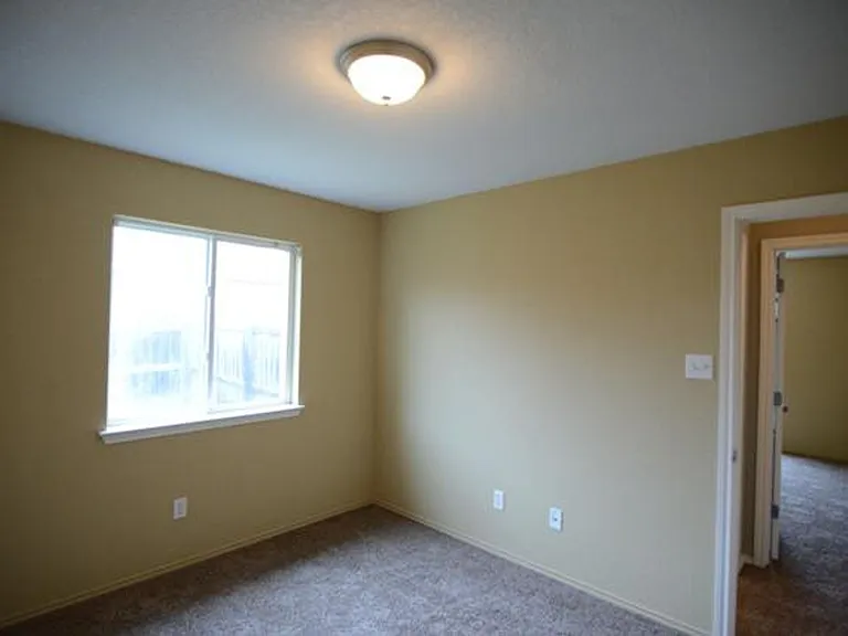 2810 Bastion Loop — Photo 14
