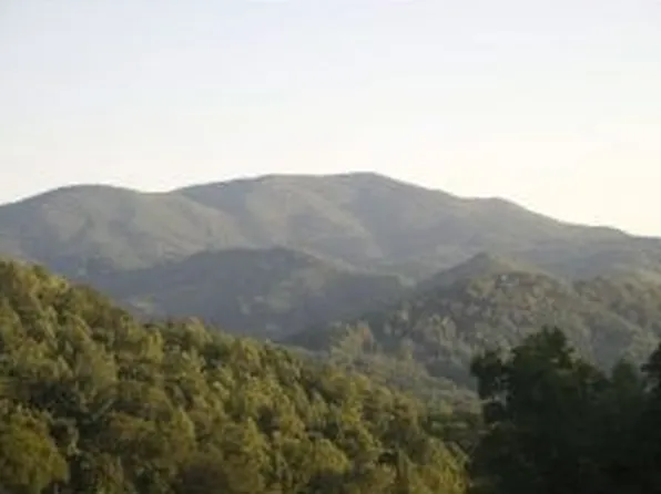 711 High Country Rd, Butler, TN 37640