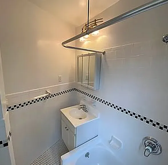 125 Christopher St #6A — Photo 8
