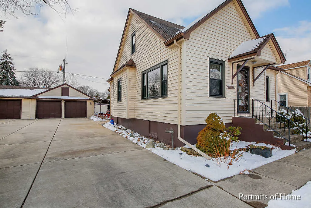 5330 S Madison Ave photo 1