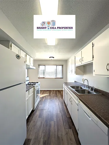 5940 E River Rd Photo 1