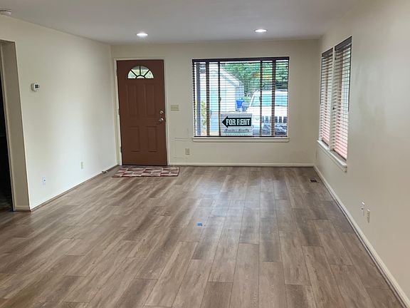 5th image of 10002 Lexington Ave SW