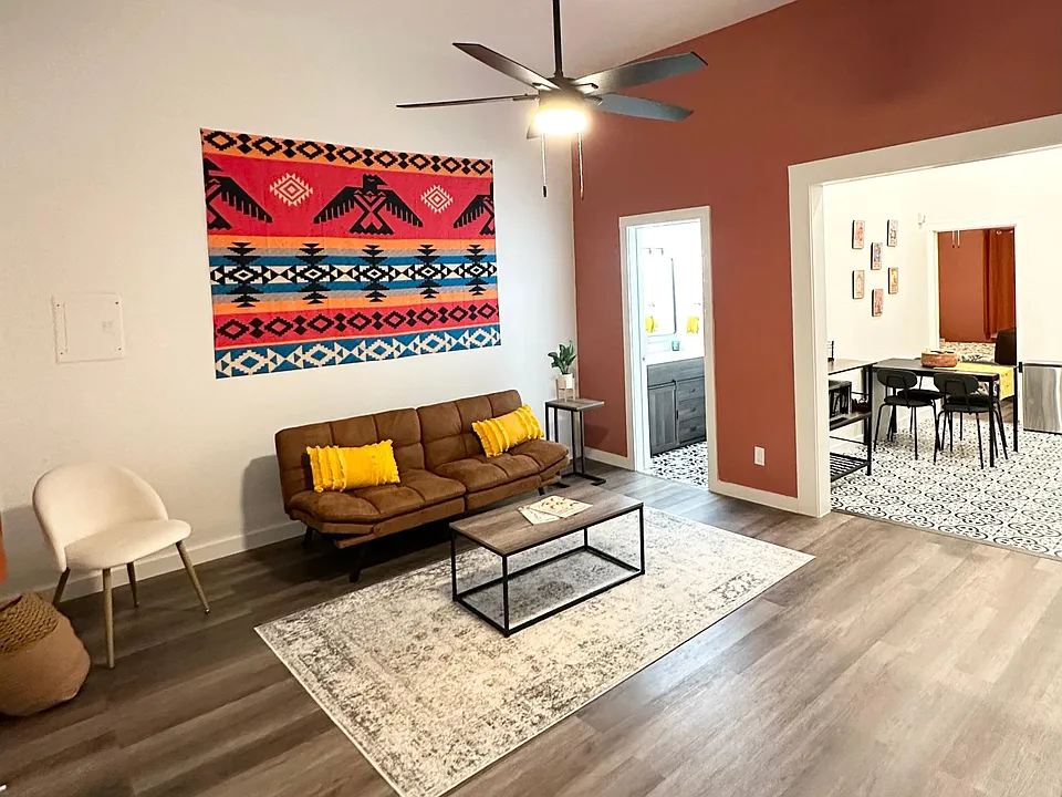 909 W Euclid Ave #909