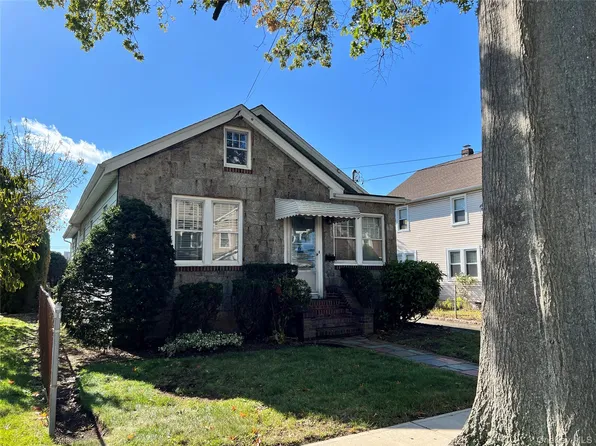 40 Lafayette Avenue, Westbury, NY 11590
