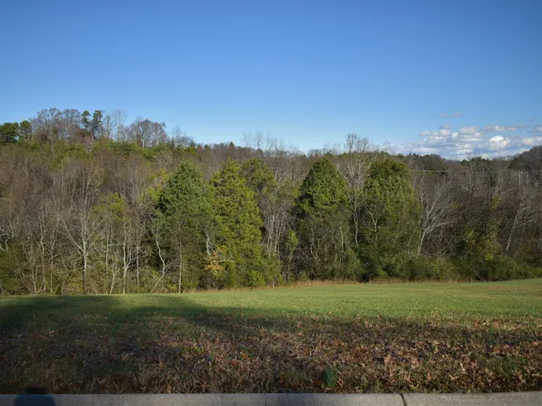 4 Constitution Dr, Dandridge, TN 37725