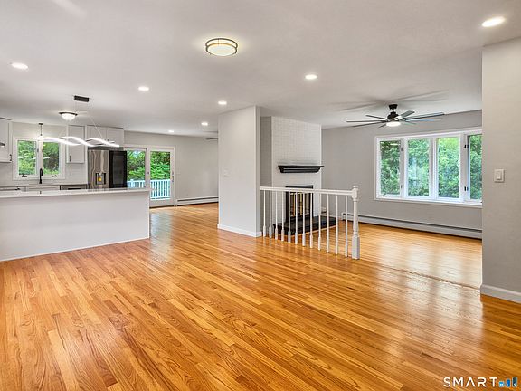 4th image of 4 Bayview Circle