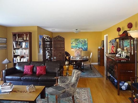 4th image of 717 Pierce Dr